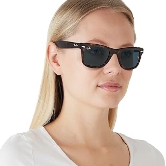 Ray-Ban Brown Sunglasses Classic Accessories - Picture 13 of 16